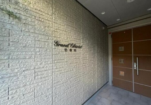 グランシャリオ壱番館のエントランス