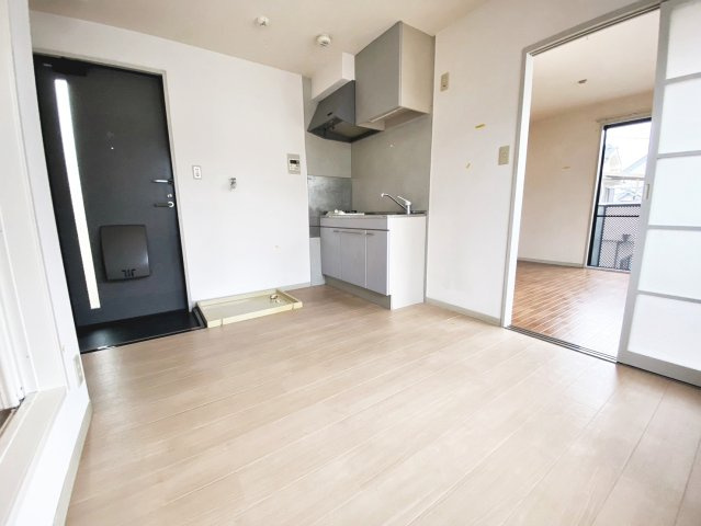 ガーデンハウス宝塚B棟の居間・リビング