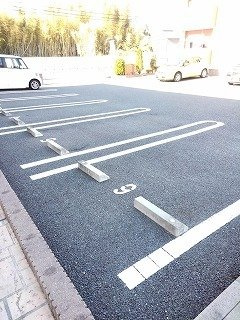 【駐車場】 | エクセレント・ベル　Ａ | 駐車場完備です