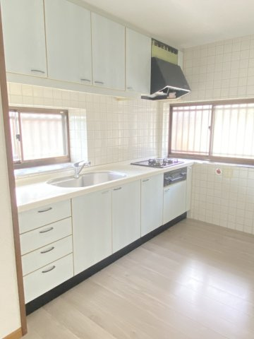 金古曽１丁目戸建のキッチン