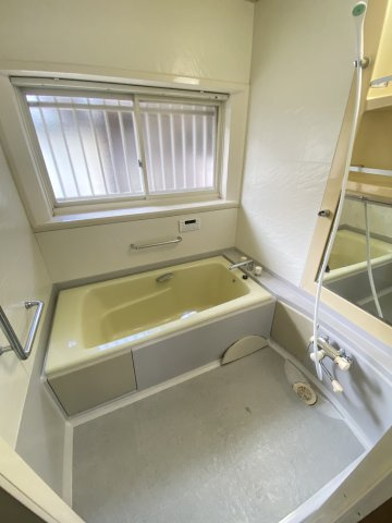金古曽１丁目戸建の浴室