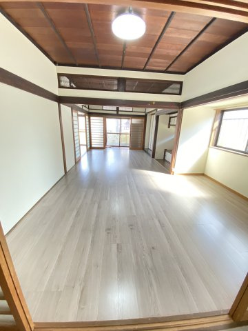 金古曽１丁目戸建の居間・リビング|１階洋室(西側)