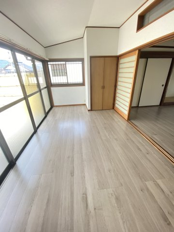 金古曽１丁目戸建の居間・リビング