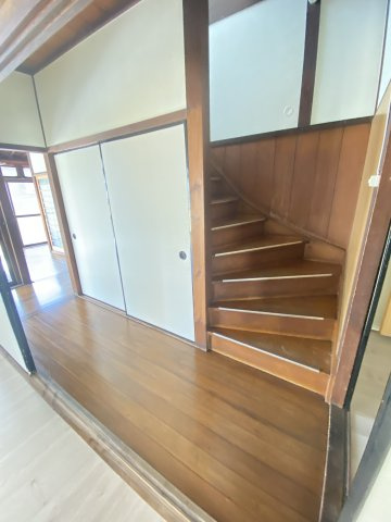 金古曽１丁目戸建の収納