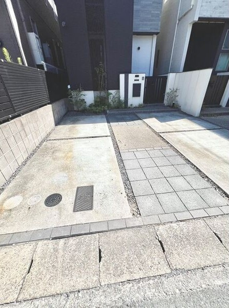 戸田谷戸建（６０４－２）の駐車場