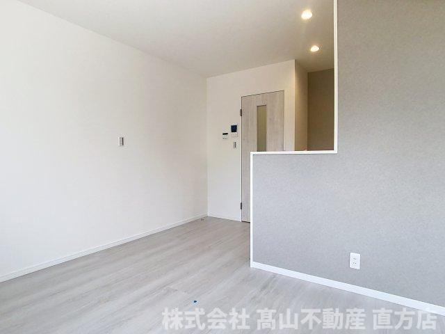 直方市神正町のアパートの居間・リビング