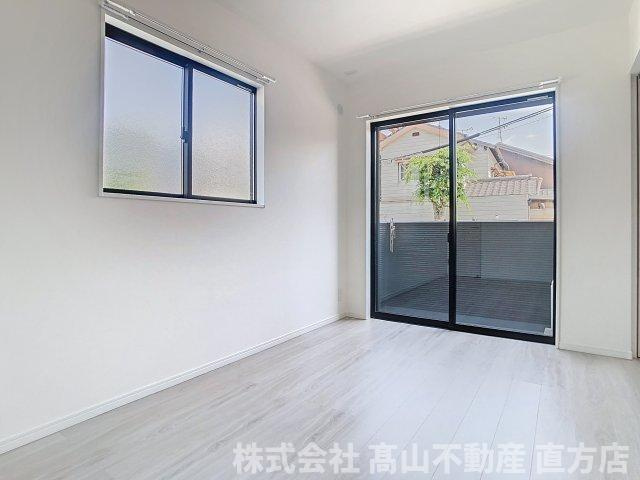 直方市神正町のアパートの居間・リビング