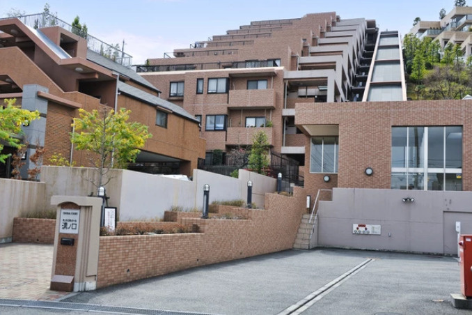 セントラルコート溝ノ口の外観