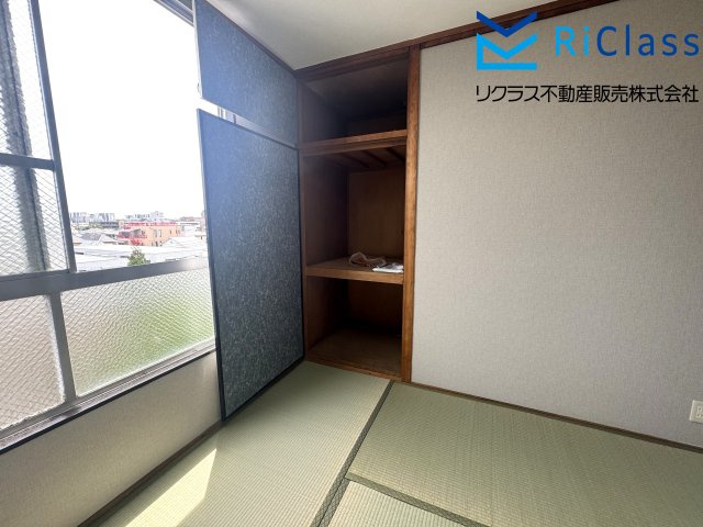 塚口コーポラスの和室|採光のある和室です