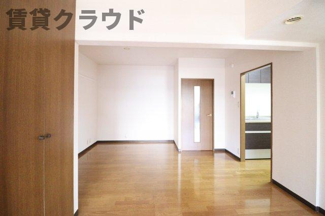 ビューコート学園台の居間・リビング|ゆったりとしたリビングです