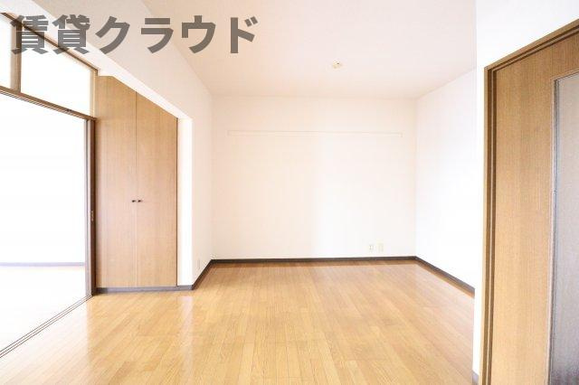 ビューコート学園台の居間・リビング|使いやすい居間です