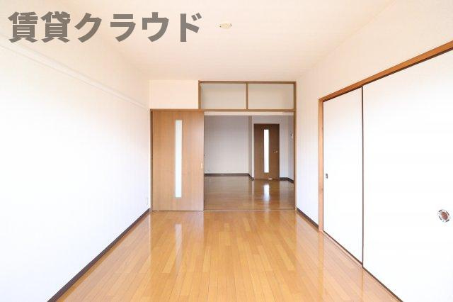 ビューコート学園台の居間・リビング|ゆったりとした居間です