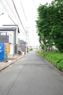 【前面道路含む現地写真】