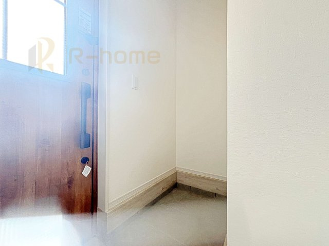 水戸市河和田1期　新築戸建て　2号棟の内装|ベビーカーやゴルフバッグもスッキリ片付く土間収納！