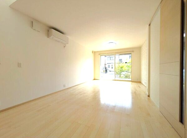 美里２丁目戸建の居間・リビング