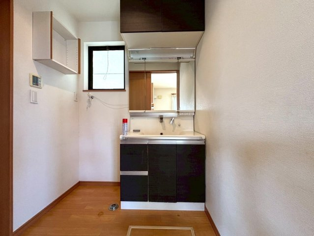 【独立洗面台】 | ◇◆伊勢原市笠窪 中古戸建◆◇ | 洗面室は独立していますのでプライバシーも守れます♪