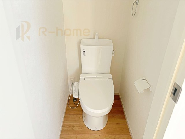 水戸市河和田1期　新築戸建て　4号棟のトイレ|温水洗浄便座付きのトイレ。
トイレが２ヵ所設置で朝の忙しい時間でも安心です。