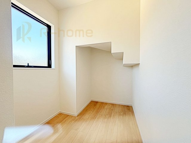 水戸市河和田1期　新築戸建て　4号棟の収納|洗面所隣接のリネン庫！タオルや衣類の収納に便利です♪