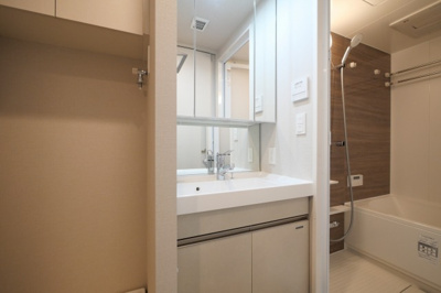【独立洗面台】 | アーバネックス中崎町Ⅱ | 朝の身支度には欠かせない独立洗面化粧台