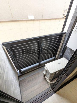 【バルコニー】 | St.Residence伏見稲荷 | 暖かな日差しのふりそそぐバルコニー