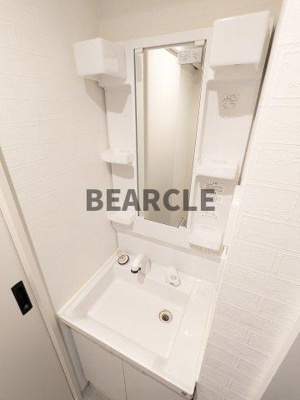 【洗面所】 | St.Residence伏見稲荷 | 明るい洗面所です