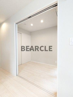【洋室】 | St.Residence伏見稲荷 | 広々とした洋室です
