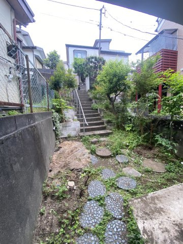 【 売主 】横浜市戸塚区汲沢3丁目　戸建の庭