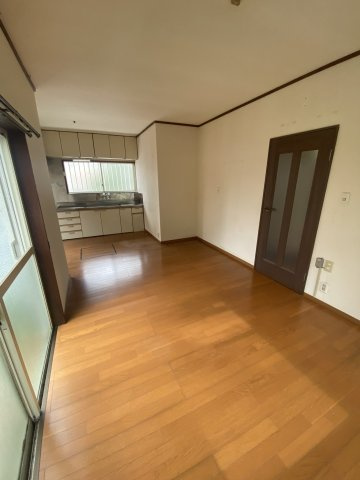 【 売主 】横浜市戸塚区汲沢3丁目　戸建の居間・リビング