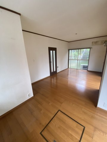 【 売主 】横浜市戸塚区汲沢3丁目　戸建の居間・リビング