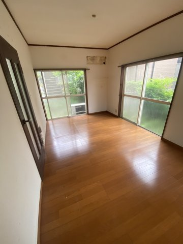 【 売主 】横浜市戸塚区汲沢3丁目　戸建の居間・リビング