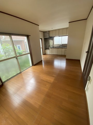 【 売主 】横浜市戸塚区汲沢3丁目　戸建の居間・リビング