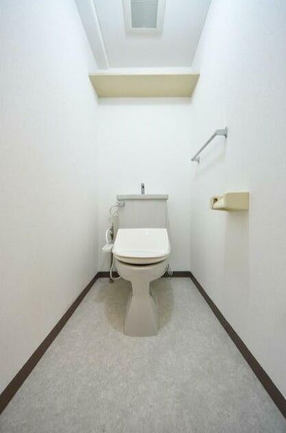 川口市芝塚原２丁目の賃貸マンションのトイレ