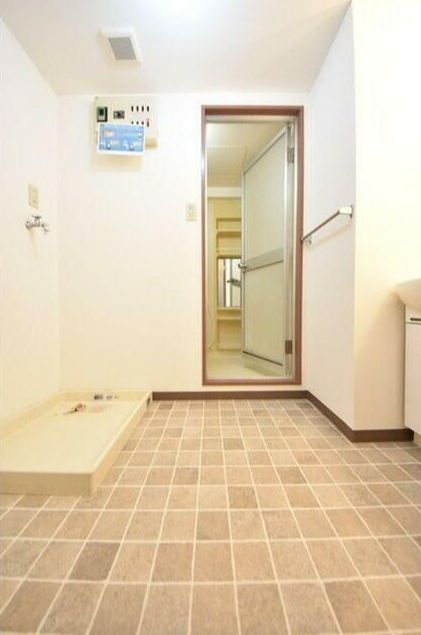 川口市芝塚原２丁目の賃貸マンションの洗面所