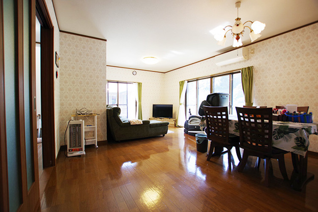 【居間・リビング】 | 熱海市相の原町　戸建