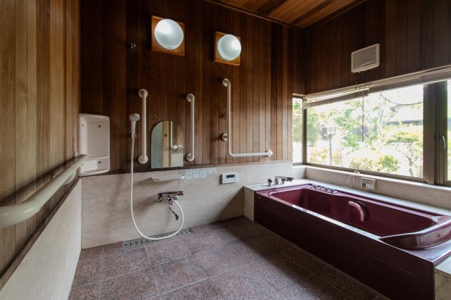 足利市利保町２丁目の中古一戸建の浴室