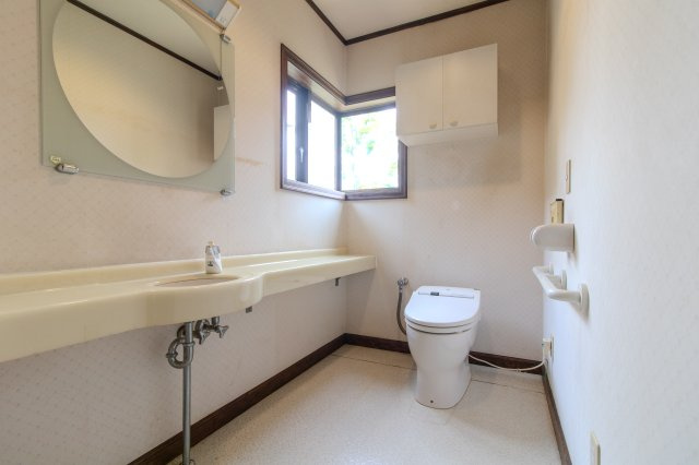 足利市利保町２丁目の中古一戸建のトイレ