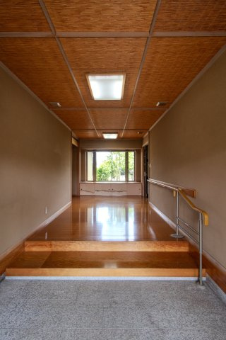 足利市利保町２丁目の中古一戸建の玄関