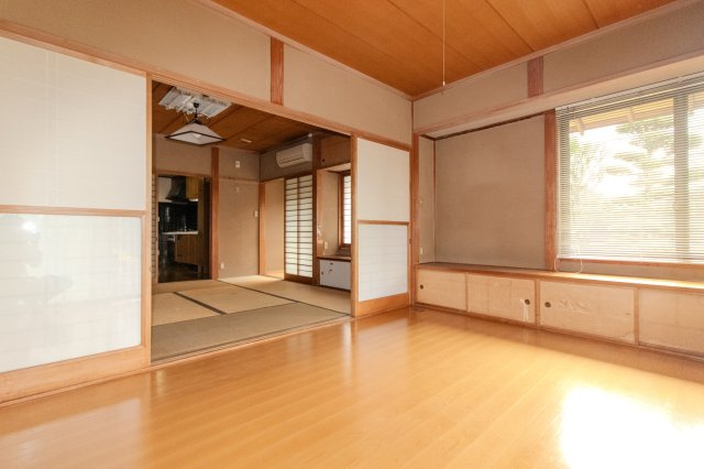 足利市利保町２丁目の中古一戸建の居間・リビング