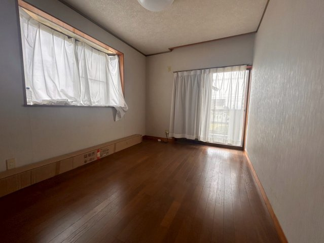 北今泉730の洋室