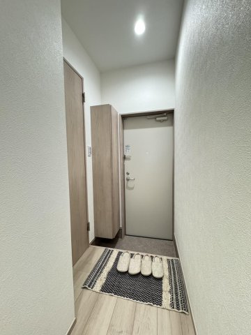【玄関】アークパイン黒松
