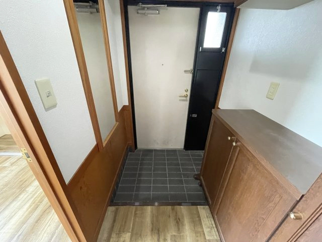 ６５４２０　ナビシティ新岐阜の玄関