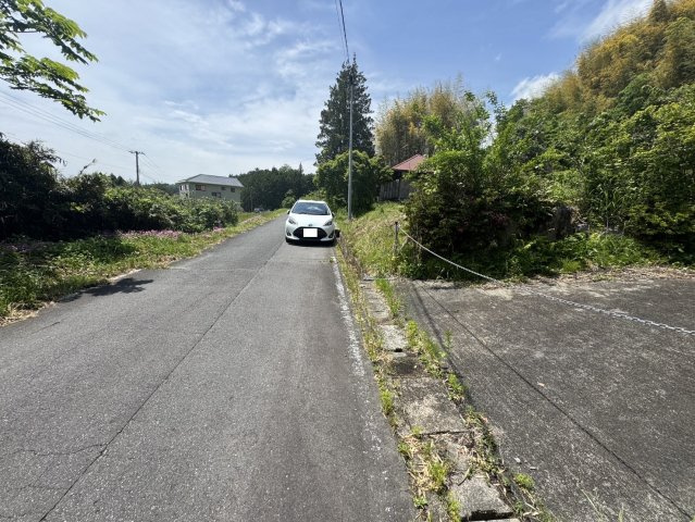 好間町北好間字源平野地 土地の前面道路含む現地写真