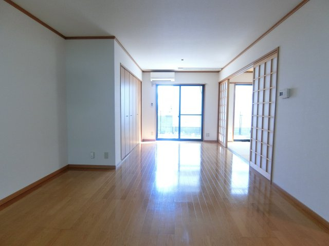 イーストヒルズ　Ⅱ棟の居間・リビング