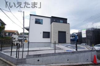 【外観】 | 【仲介手数料無料！！】日野市百草　新築戸建て（全1棟）1号棟　5990万円 | 令和７年５月１８日撮影　建築中