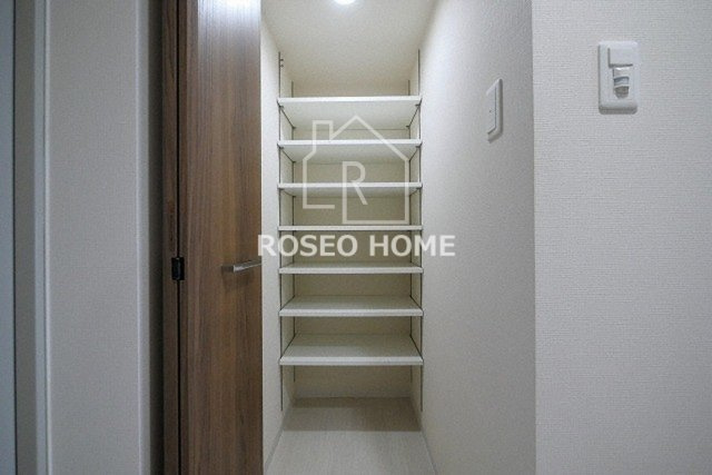 ブルフォルトゥーナ扇町の収納|同マンション別部屋：参考写真