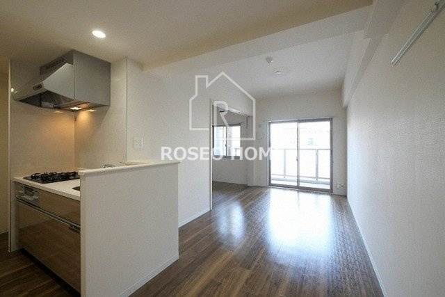 ブルフォルトゥーナ扇町の居間・リビング|同マンション別部屋：参考写真