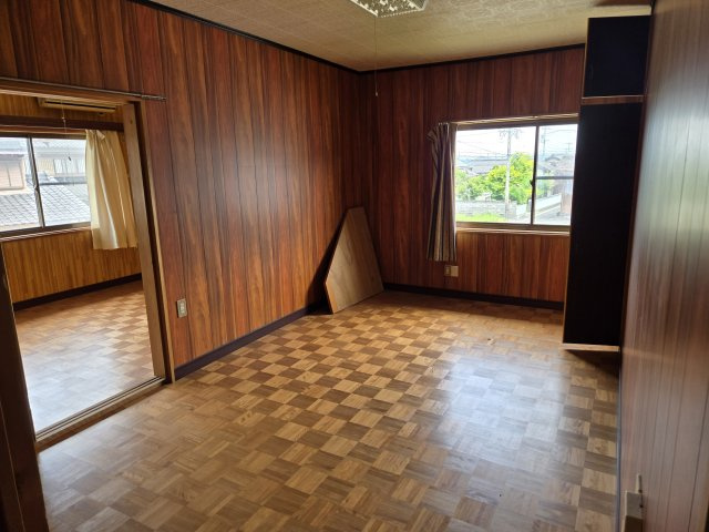 揖斐川町中古の洋室