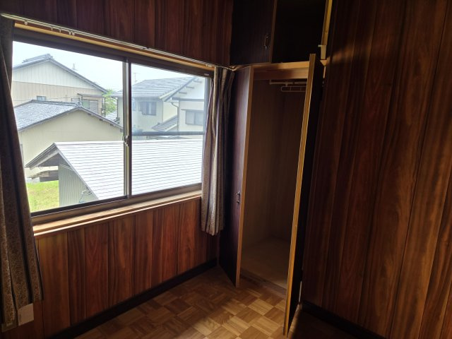 揖斐川町中古の洋室