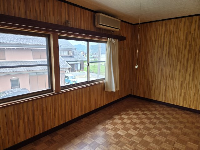 揖斐川町中古の洋室