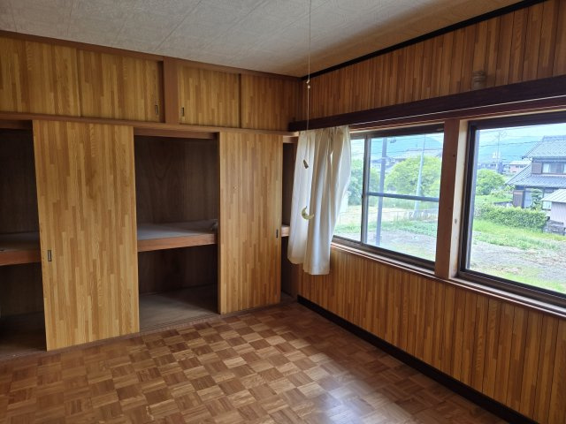 揖斐川町中古の洋室